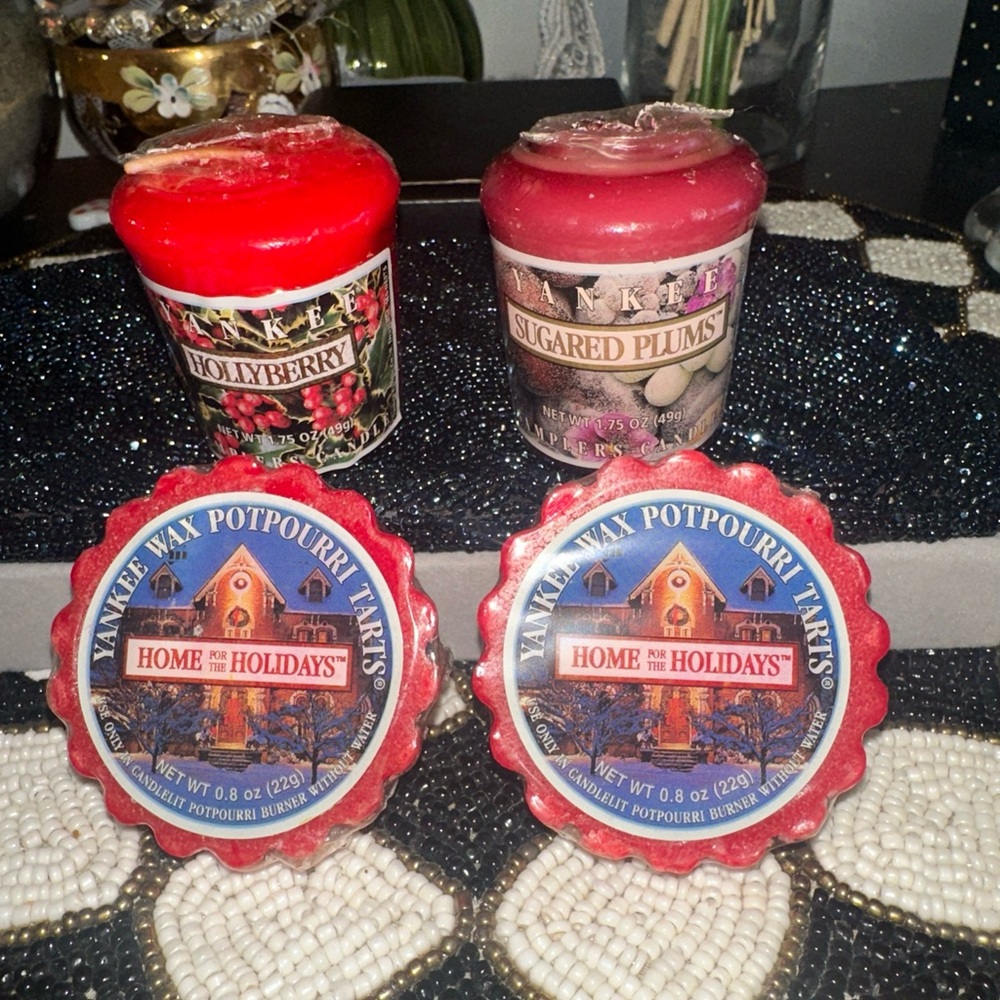 4 Discontinued Vintage YANKEE CANDLE Christmas Scents Votive And Wax Potpourri